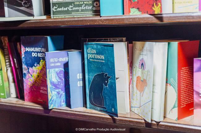 Still - Dias Porosos